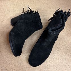 black boot heels size 6
