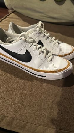 Nike Size 6Y 
