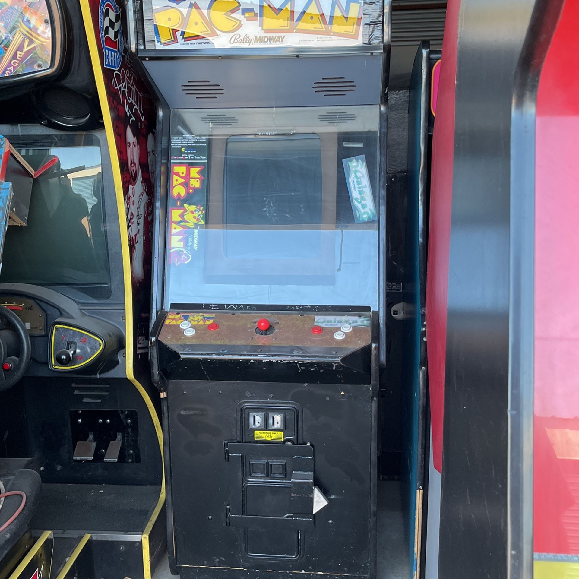 Super Pac-Man Plays 60 Classic Arcade Games All In One Cabinet
