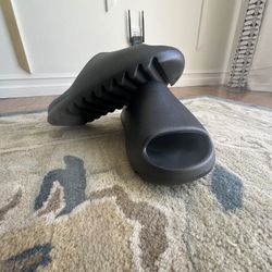 Adidas Yeezy Slides Size 10