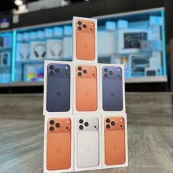 iPhone 17 Pro & 17 Pro Max Available (Unlocked) ( Payment Plans Available / Planes De Pagos Disponibles ) 