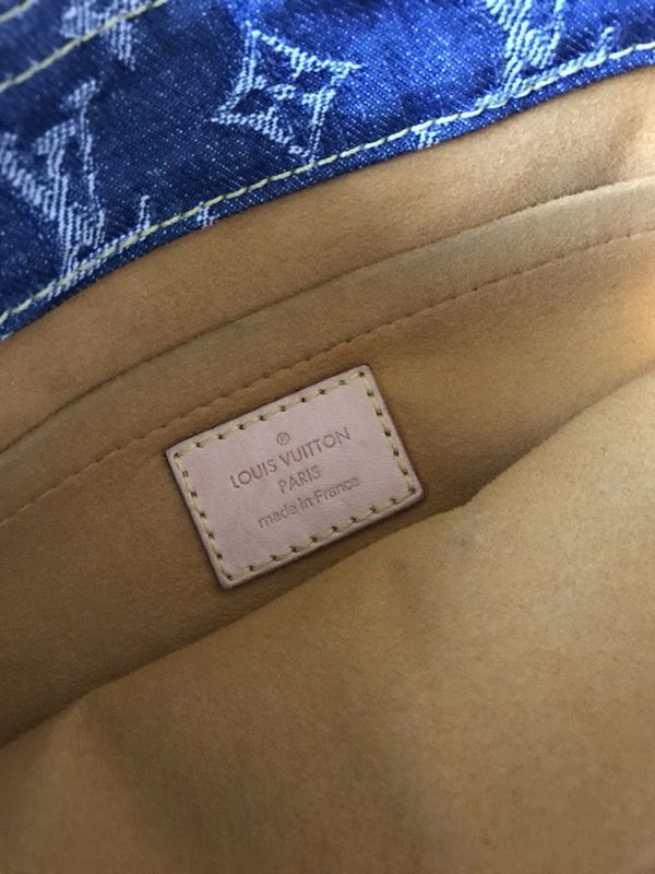 Louis Vuitton Flat Shopper Sac Plat Denim Bag Limited Edition for Sale in  Las Vegas, NV - OfferUp