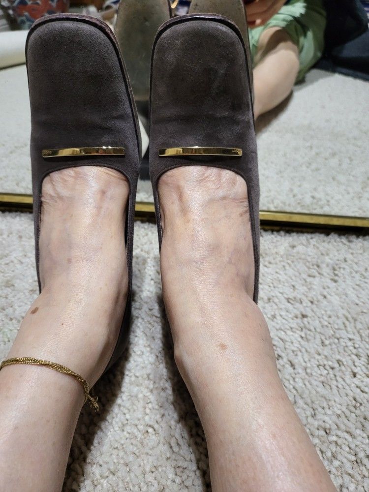 Authentic Gucci Heels Size 6 Heel 4 Inches High Made In Italy It Say Size 6 1 /2 But Run Small So Size 6 Will Be Good .its Suede. Little Gucci Log