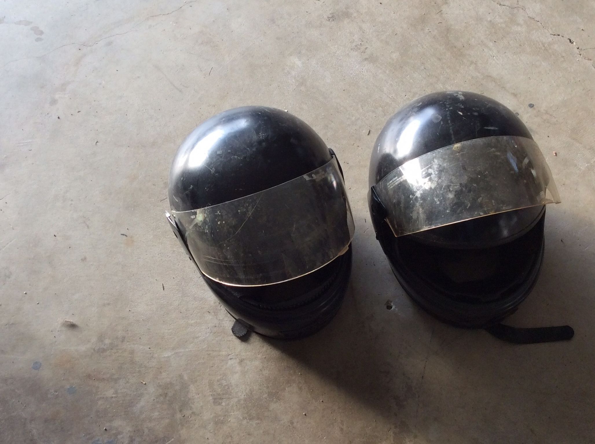 2 Smell Full Face Motorcycle Helmets