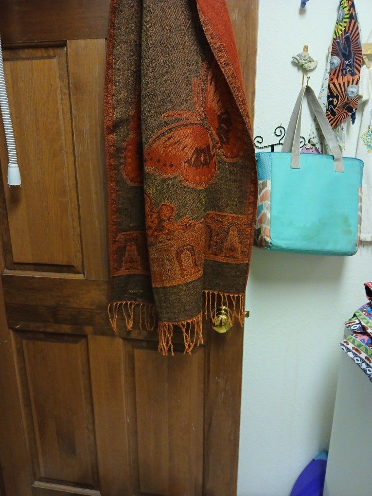 Pre-owned Women's Pashmina Scarf 