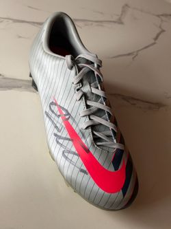 Cristiano Ronaldo Signed Nike Mercurial Vapor CR7 Cleat Autographed Icons COA