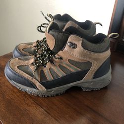 Boys Hiking Boot Size 5.5