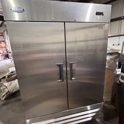 Grista 54" 2 Door Commercial Refrigerator 