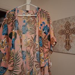 Beach Shaw Ladies Medium To Large 