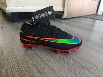 Nike cleats size 4 kids