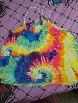 New women's tie die tank, size large