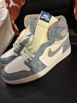 Jordan 1 Retro High Hyper Royal Smoke Grey