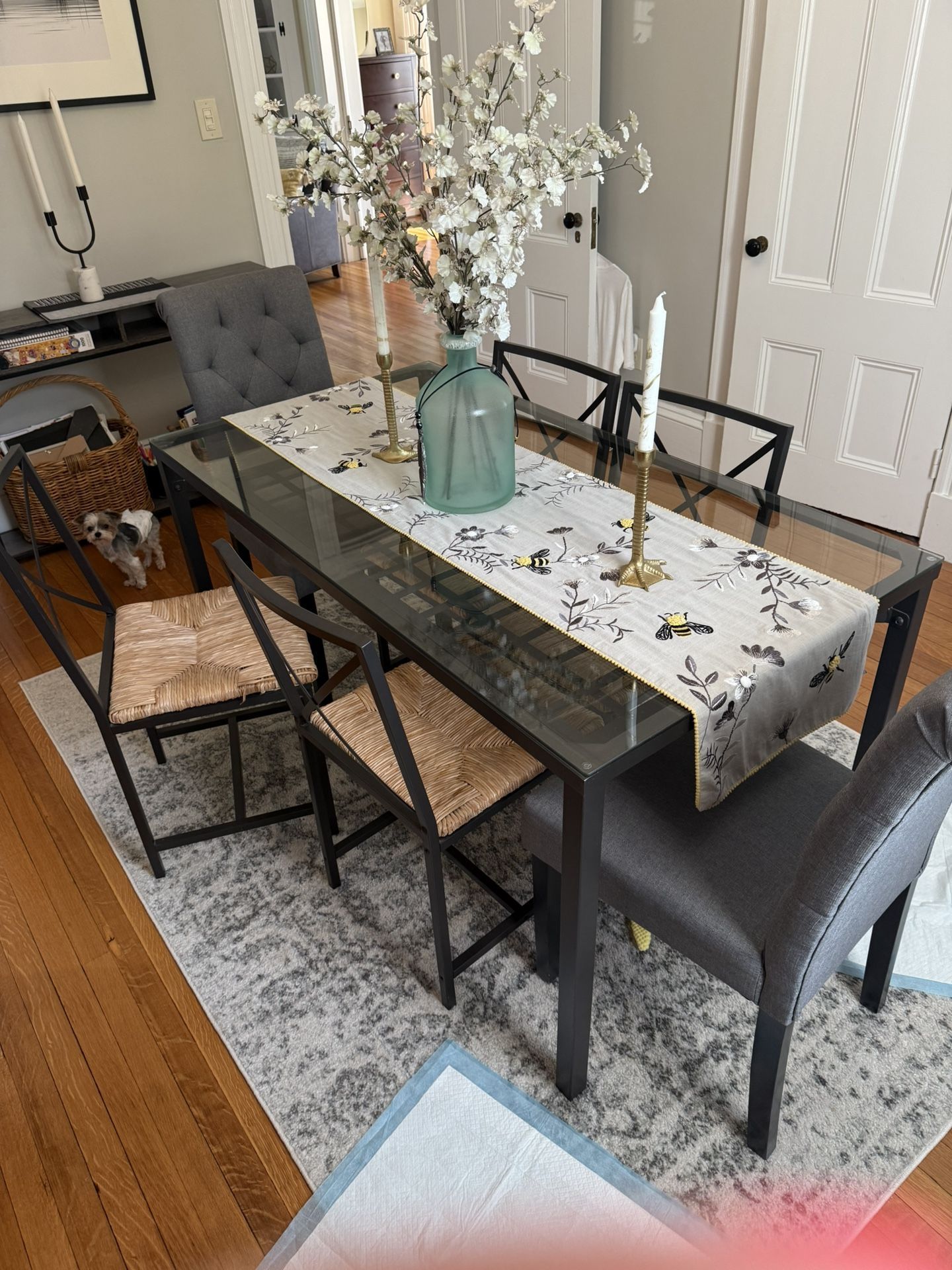 Dining table with 4 or 6 chairs