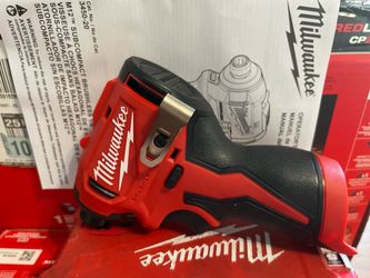 Milwaukee M12 Subcompact Impact