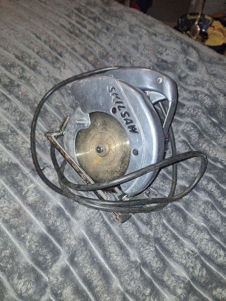Vtg. SKILSAW Builders Line Portable Electric Saw 6.5" Model 536 115V 8A