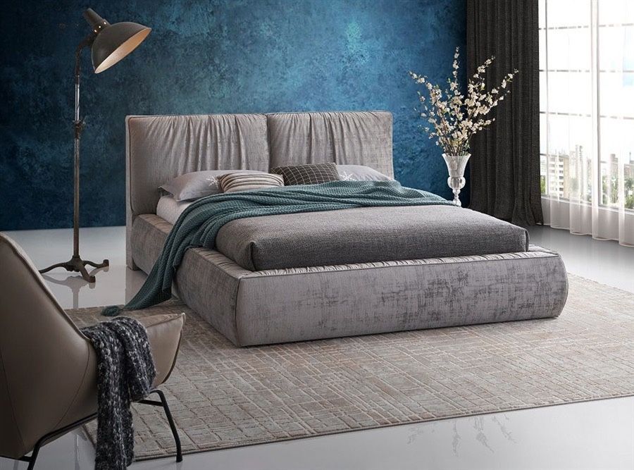 GRAY VELVET LOW PROFILE CAMA GRIS