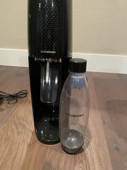 Soda Stream Sparkling Water Maker