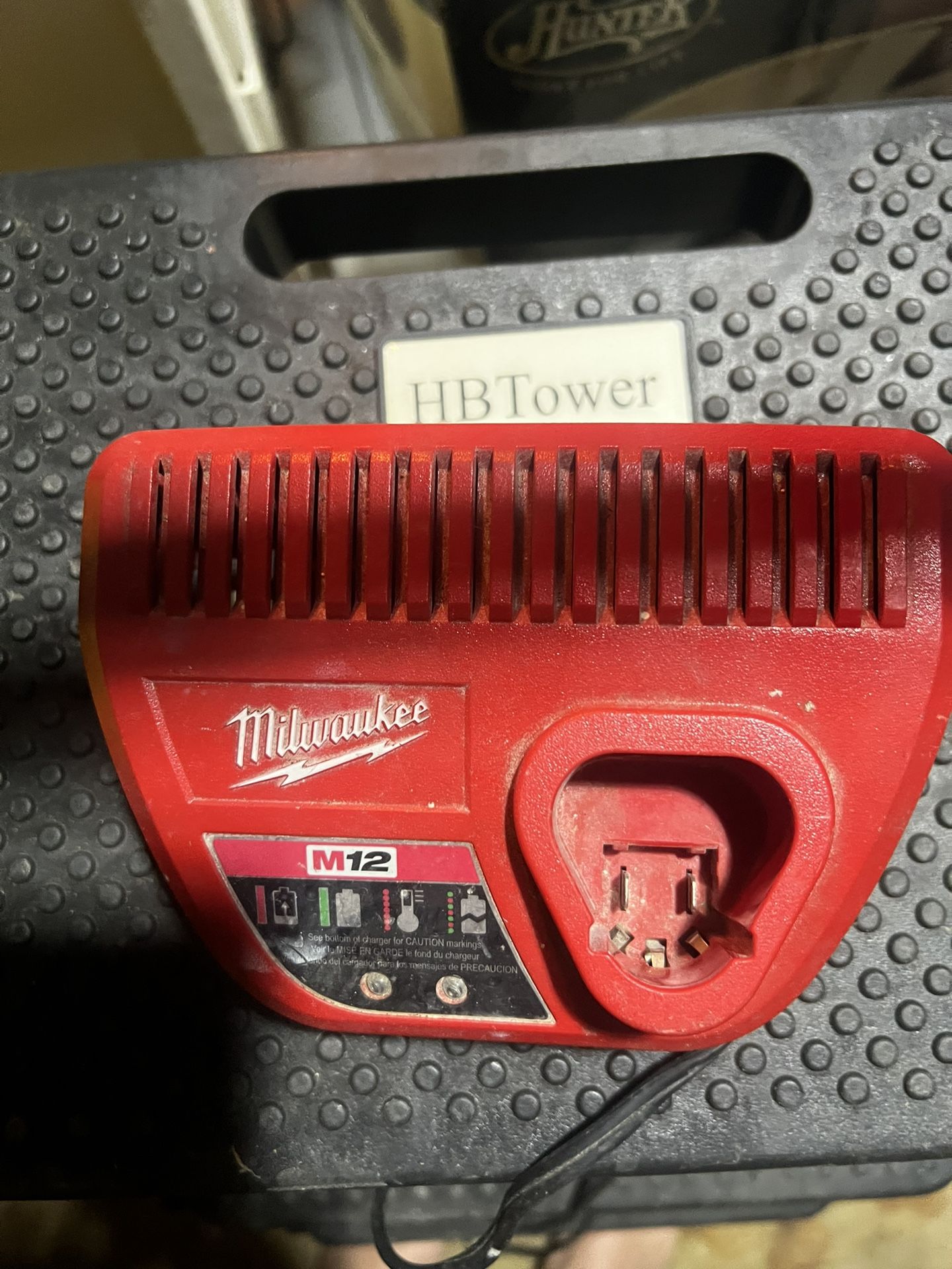 Milwaukee M12 Charger 