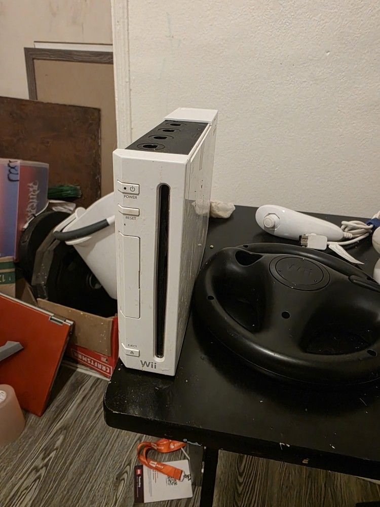 NINTENDO Wii With Excessories