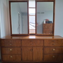 Drexel Heritage Consensus  Mid Century Bedroom Furniture Set