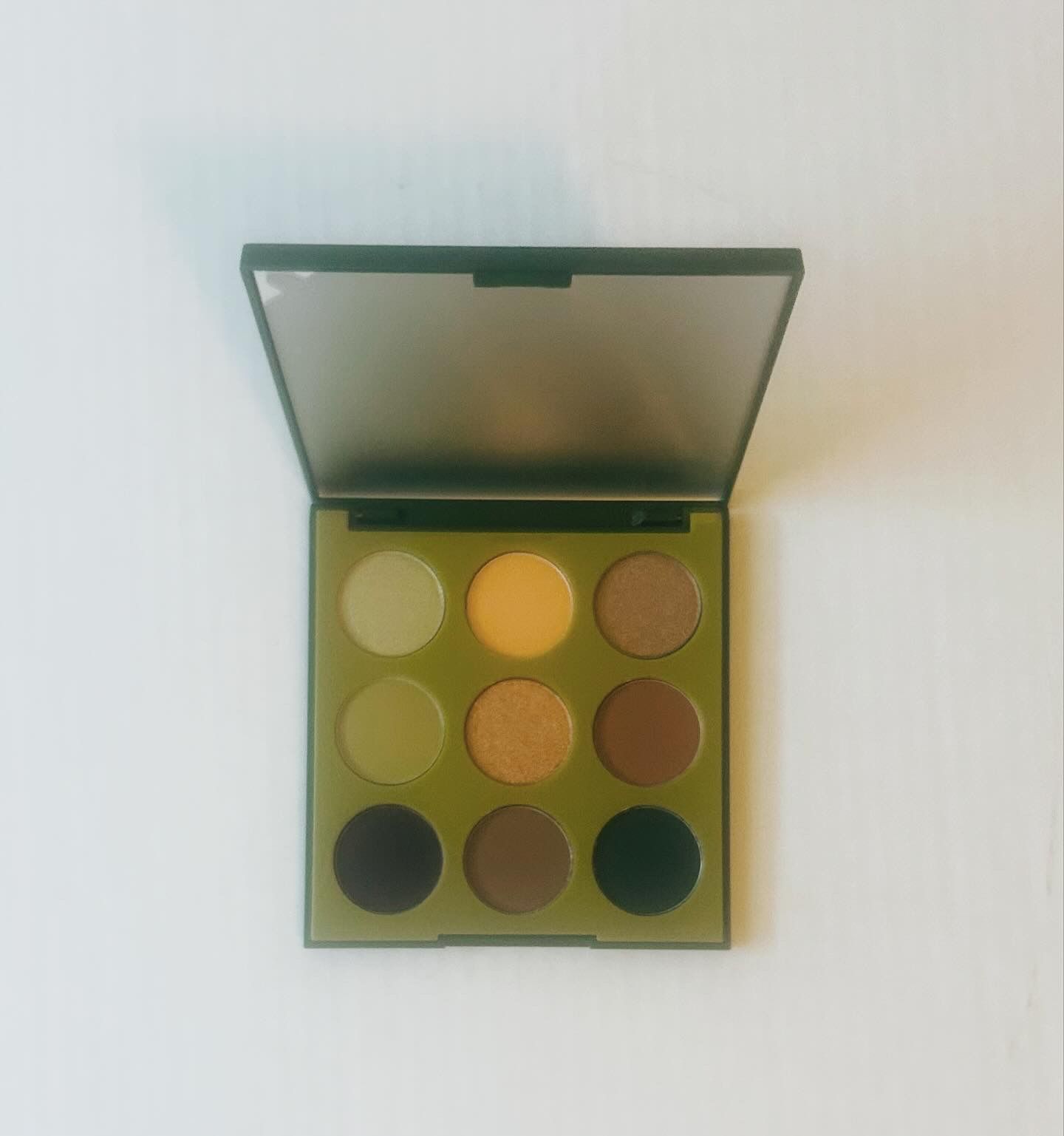 Morphe 9K Khaki Calling Artistry Palette