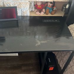 Office Desk With The Office Chair