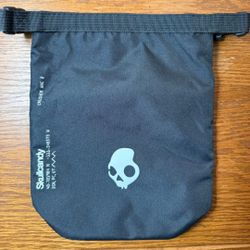 Skull Candy Carrying Bag