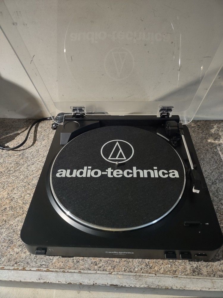 Audio Technica AT-LP60 Turntable