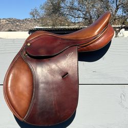 Ives Cazeneuve 16.5" Collegiate English Saddle