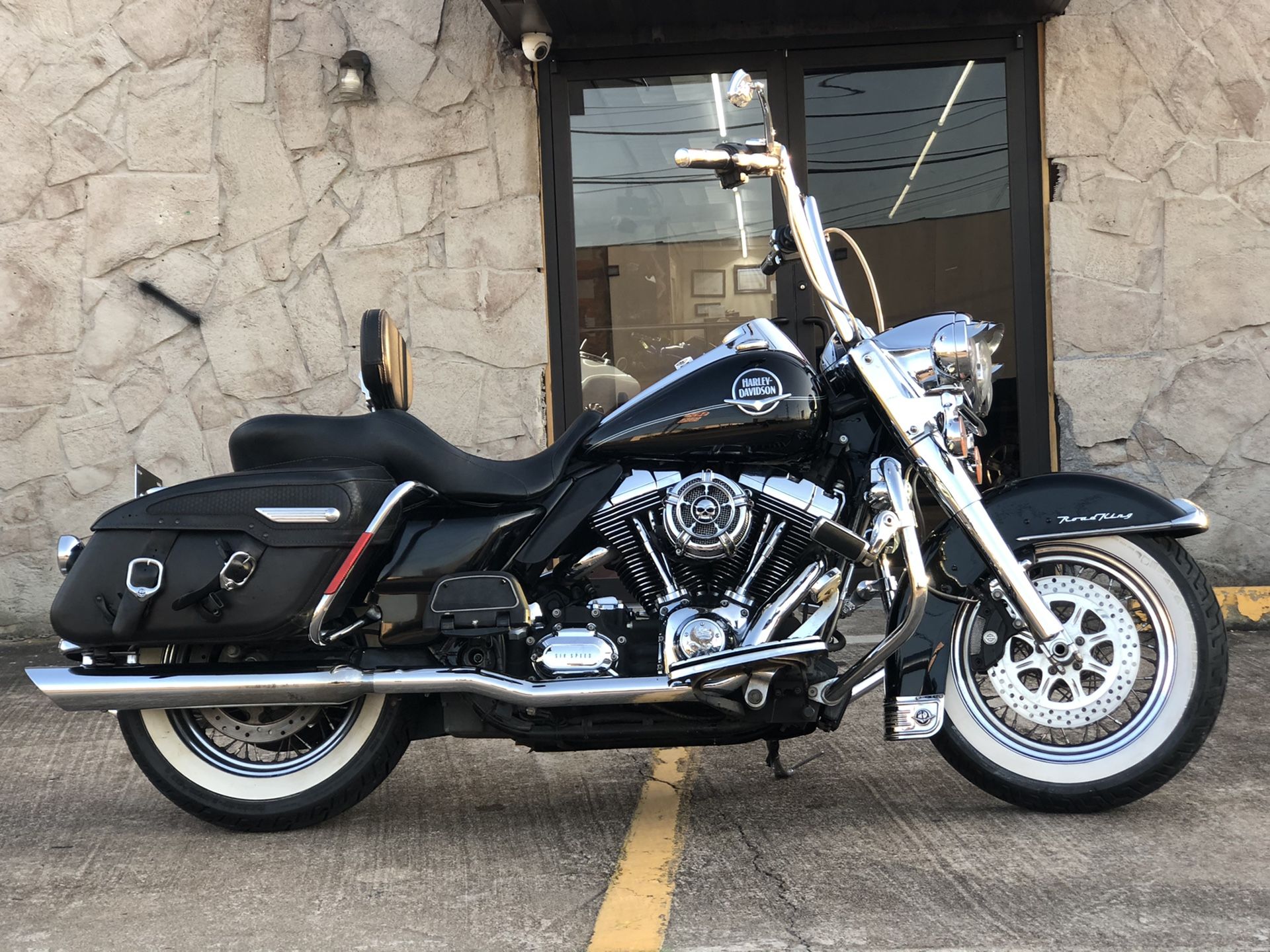 2008 HARLEY DAVIDSON FLHRC ROAD KING CLASSIC