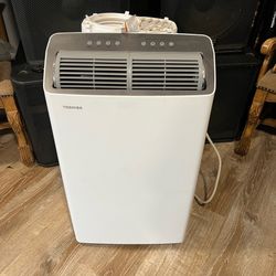 Toshiba Air Conditioner (A/C) (Read Description)