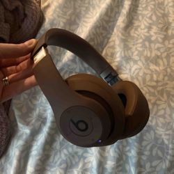 Beats Solo Pro