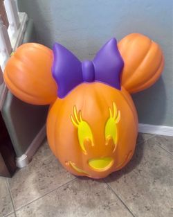 Disney Store Minnie Mouse large blow mold light up pumpkin jack o lantern 21” tall