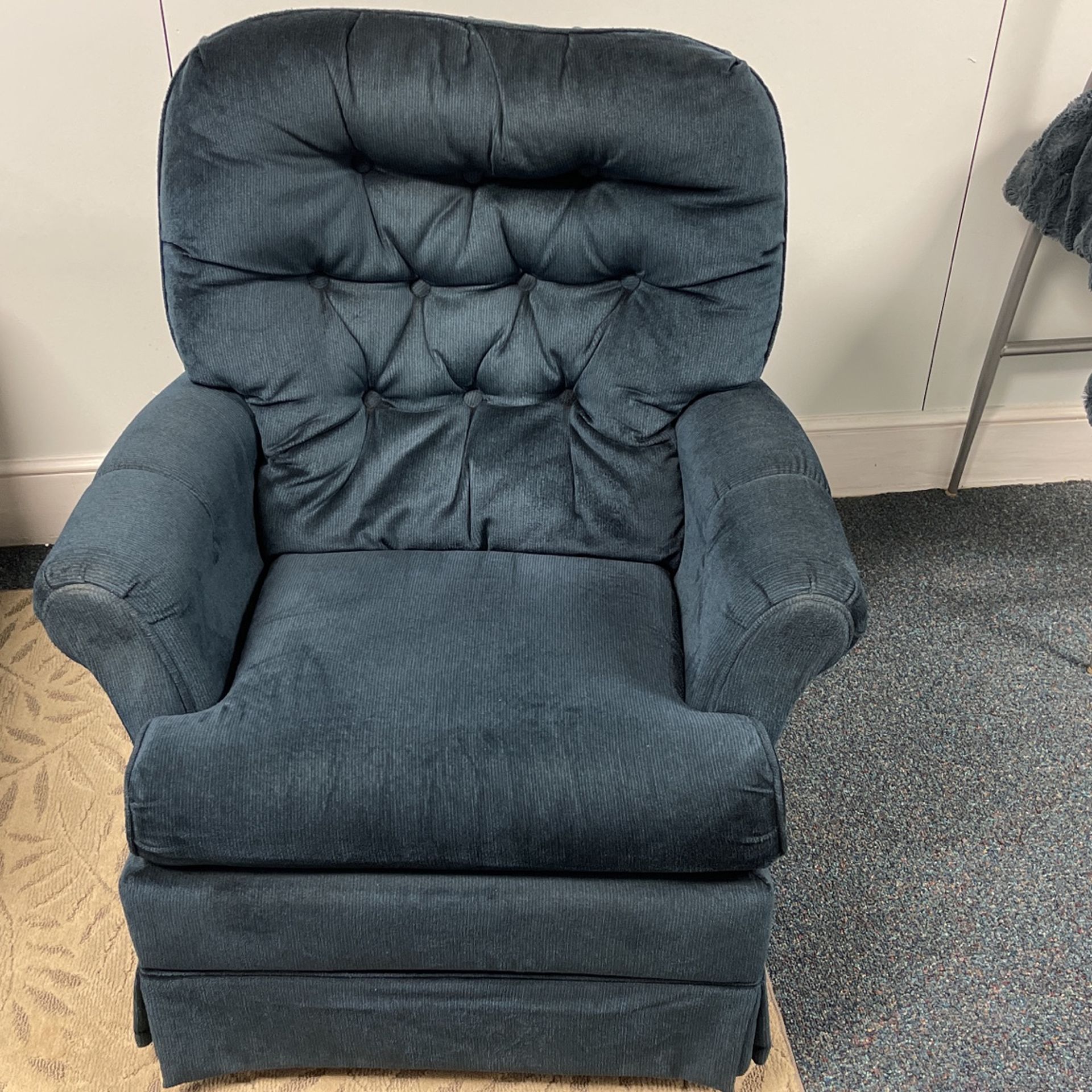 Love Seat And Swivel Chair Both Blue for Sale in Brentwood, NC - OfferUp