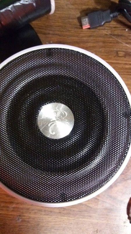 Speaker very little loud switches between colors