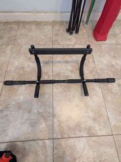 Doorframe Pull-Up Bar
