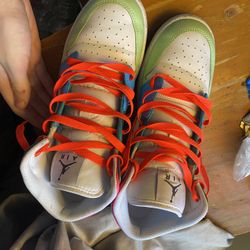 Nike Air Jordan 1 Mid SE "White/Dark Shadow/Hyper Pink/Taxi📲