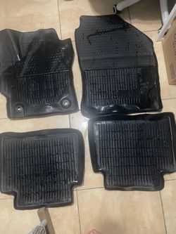 Alfombra Toyota Corolla 2024