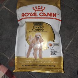 ROYAL CANIN 
