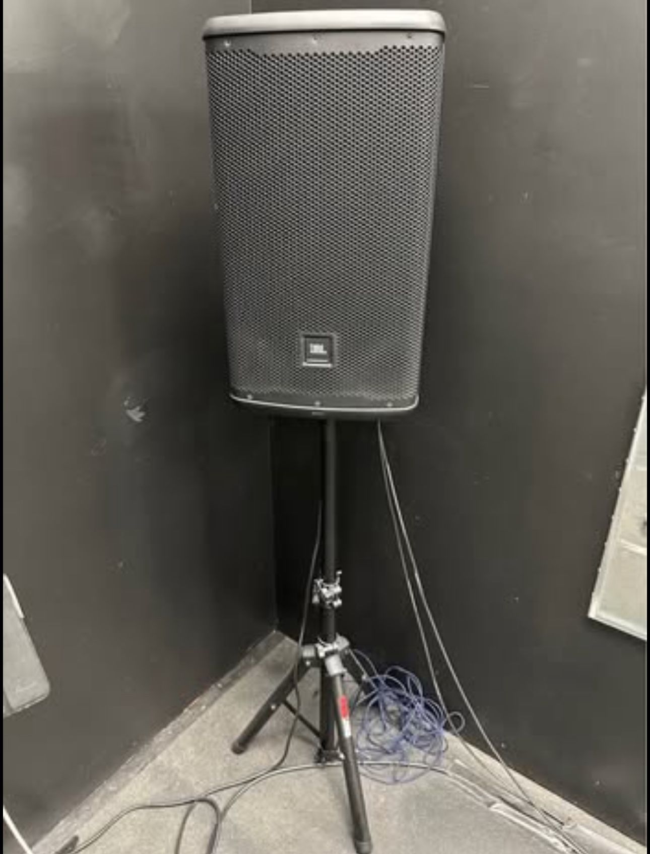 JBL Professional EON710 Powered PA Speaker w/ Bluetooth + Stand – 1300W, 10” – $425 Each