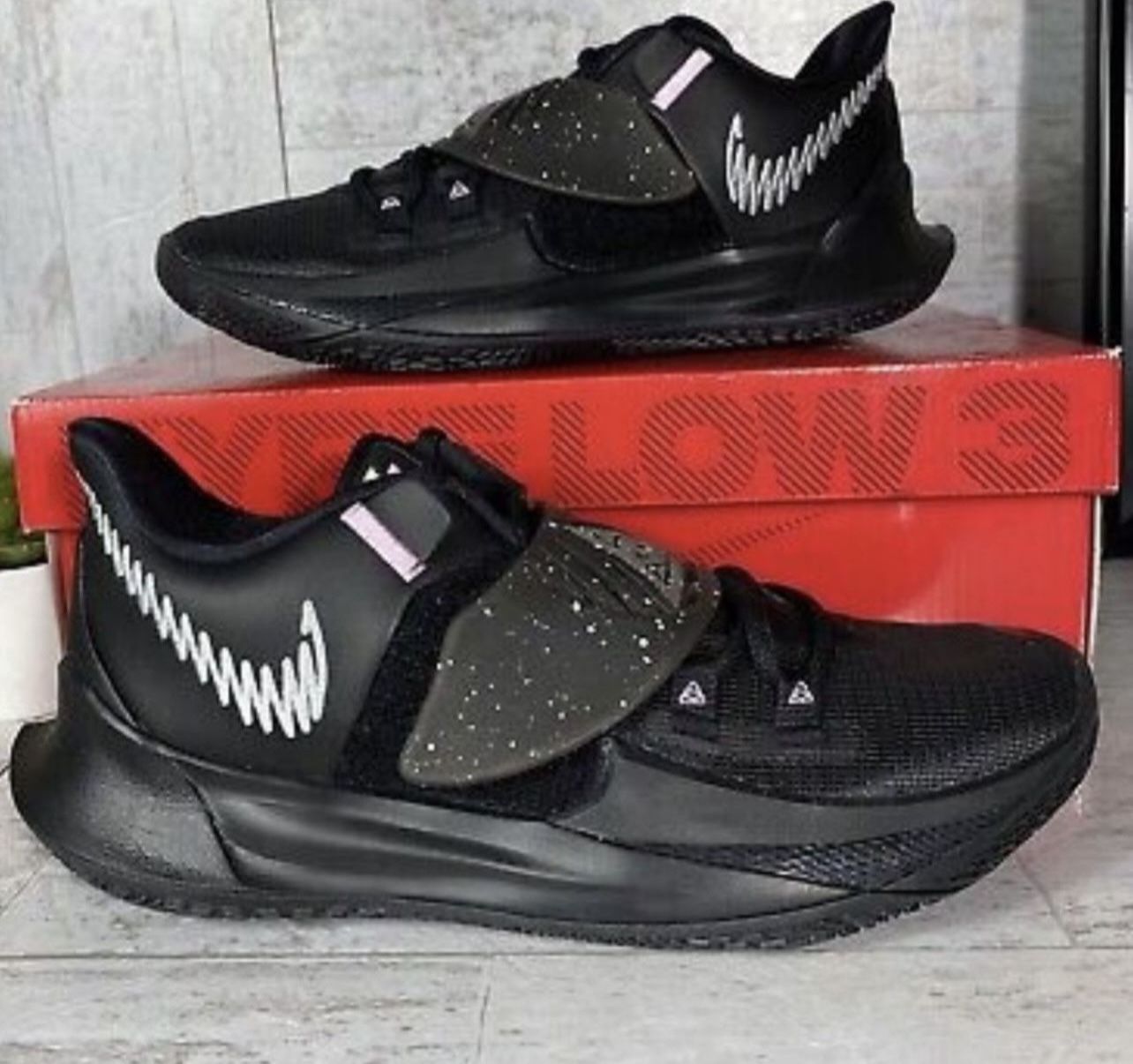 NIKE KYRIE BLACKOUT LOWS - Limited Edition Size 10 💥NEW💥