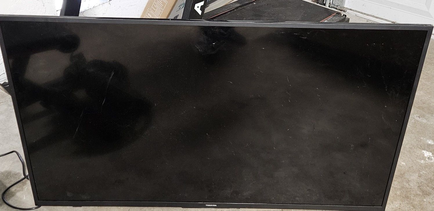 Samsung TV -50 Inches