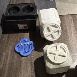 Pet Storage/Containers