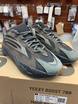Adidas Yeezys boost 700 Geode sneaker New in box all size available