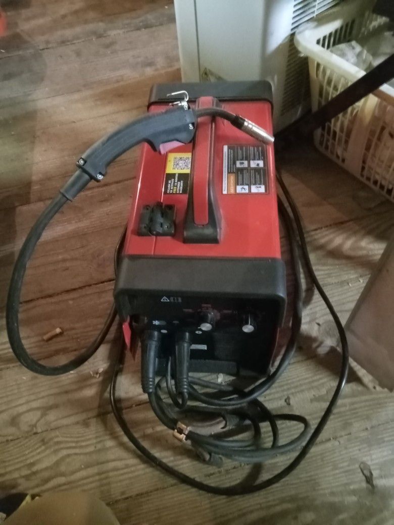 Portable WELDER for Sale in Middlefield, OH - OfferUp