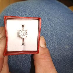 Size 8 Women's Real Diamond 28K, White Gold Rin