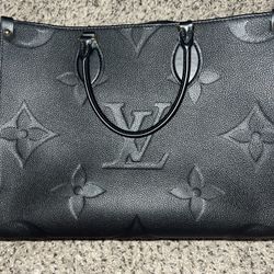 OntheGo Louie Vuitton MM 