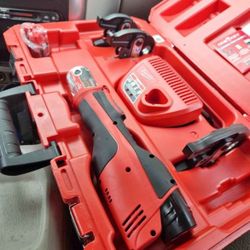Milwaukee m12
