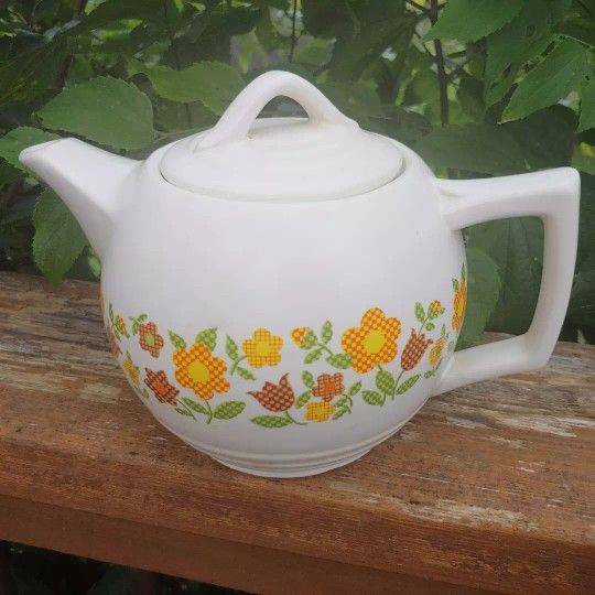 McCoy Pottery Tea Pot - Vintage