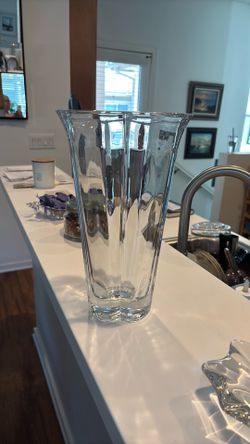 Tall crystal glass flower vase